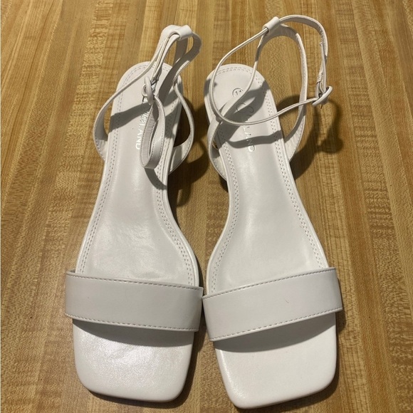 Shoe Land Melinda Womens Low Heel Open Toe Dress Sandal Ankle Strap NWOT 11 - Picture 5 of 8